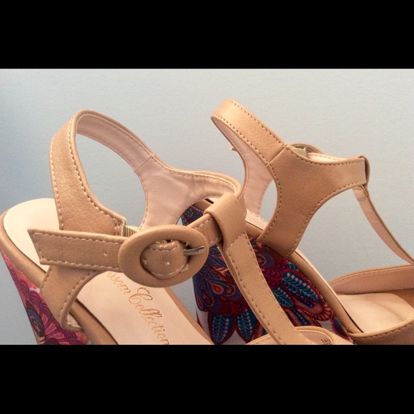DE BLOSSOM COLLECTION WEDGES. Size 5 1/2 - Picture 8 of 10